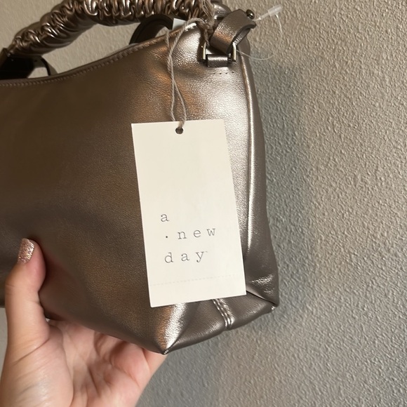 A New Day Purse - Picture 3 of 6